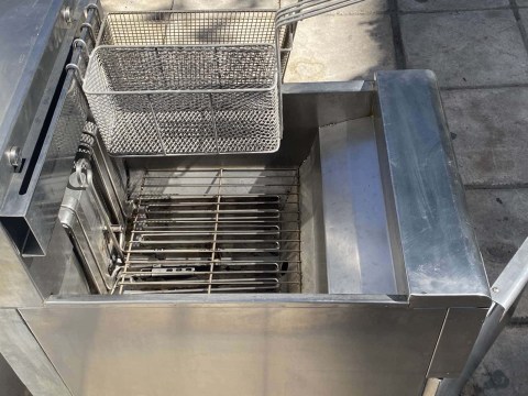 Μεταχειρισμένη Φριτέζα Ηλεκτρική Επιδαπέδια 24Lt 51x80x115Cm FRYMASTER  